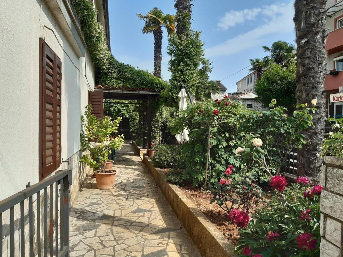 Anamarija Apartments Near The Beach And The Fantastic Adria Sea With Over 10 Small Islands Close By Funtana Exterior foto